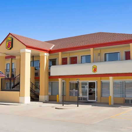 Super 8 By Wyndham Woodward Hotel Luaran gambar