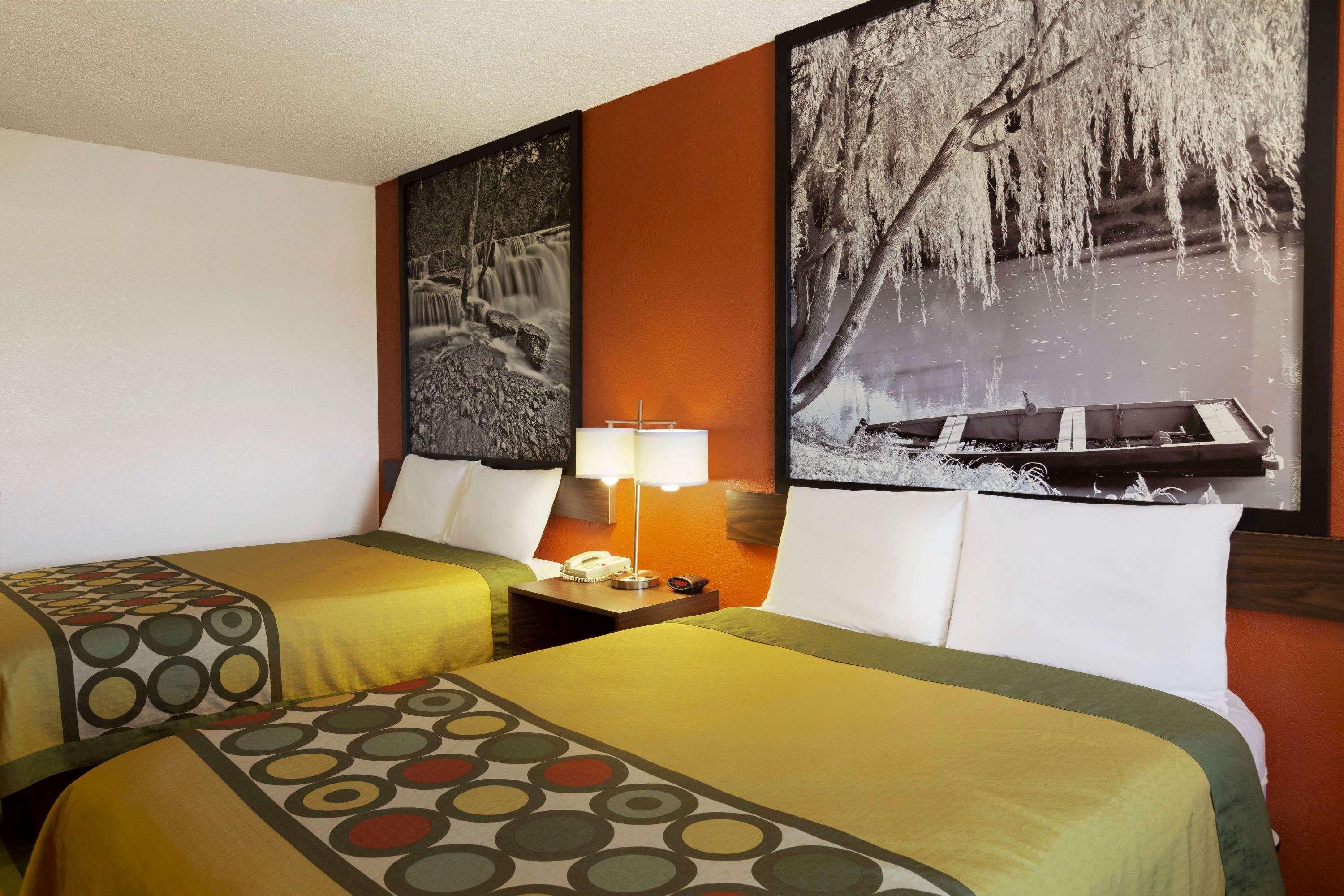 Super 8 By Wyndham Woodward Hotel Luaran gambar