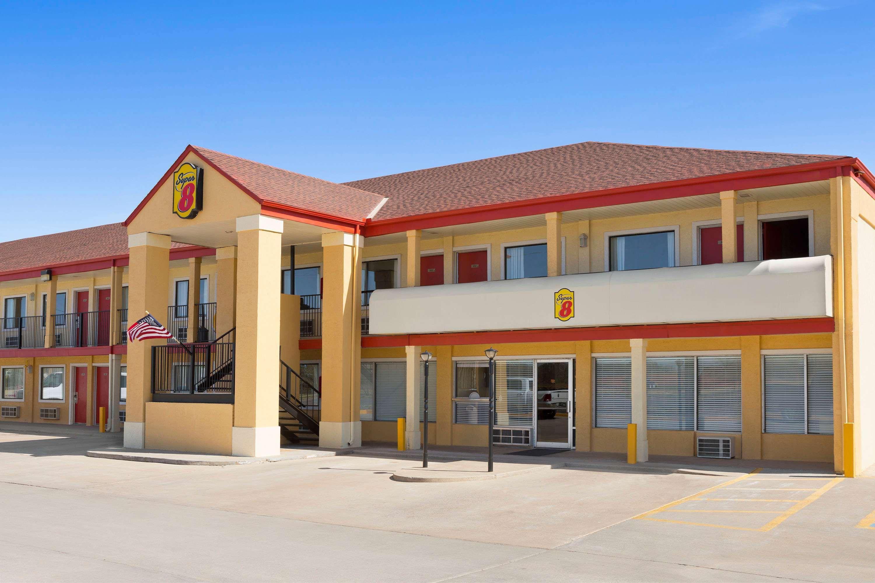 Super 8 By Wyndham Woodward Hotel Luaran gambar