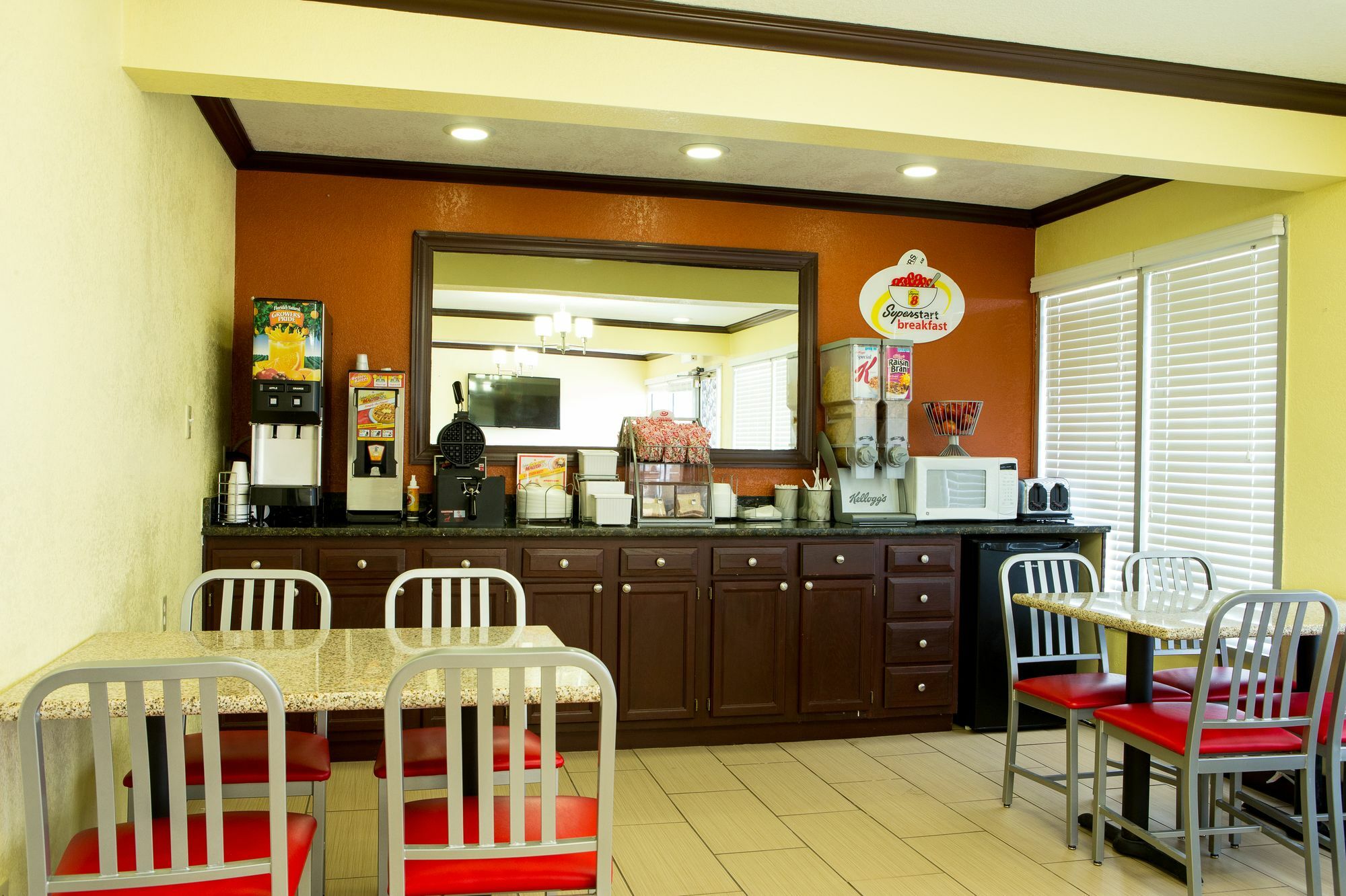 Super 8 By Wyndham Woodward Hotel Luaran gambar